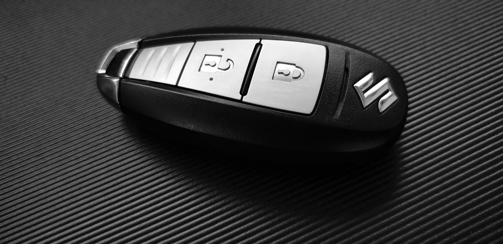 A close-up picture of a car key