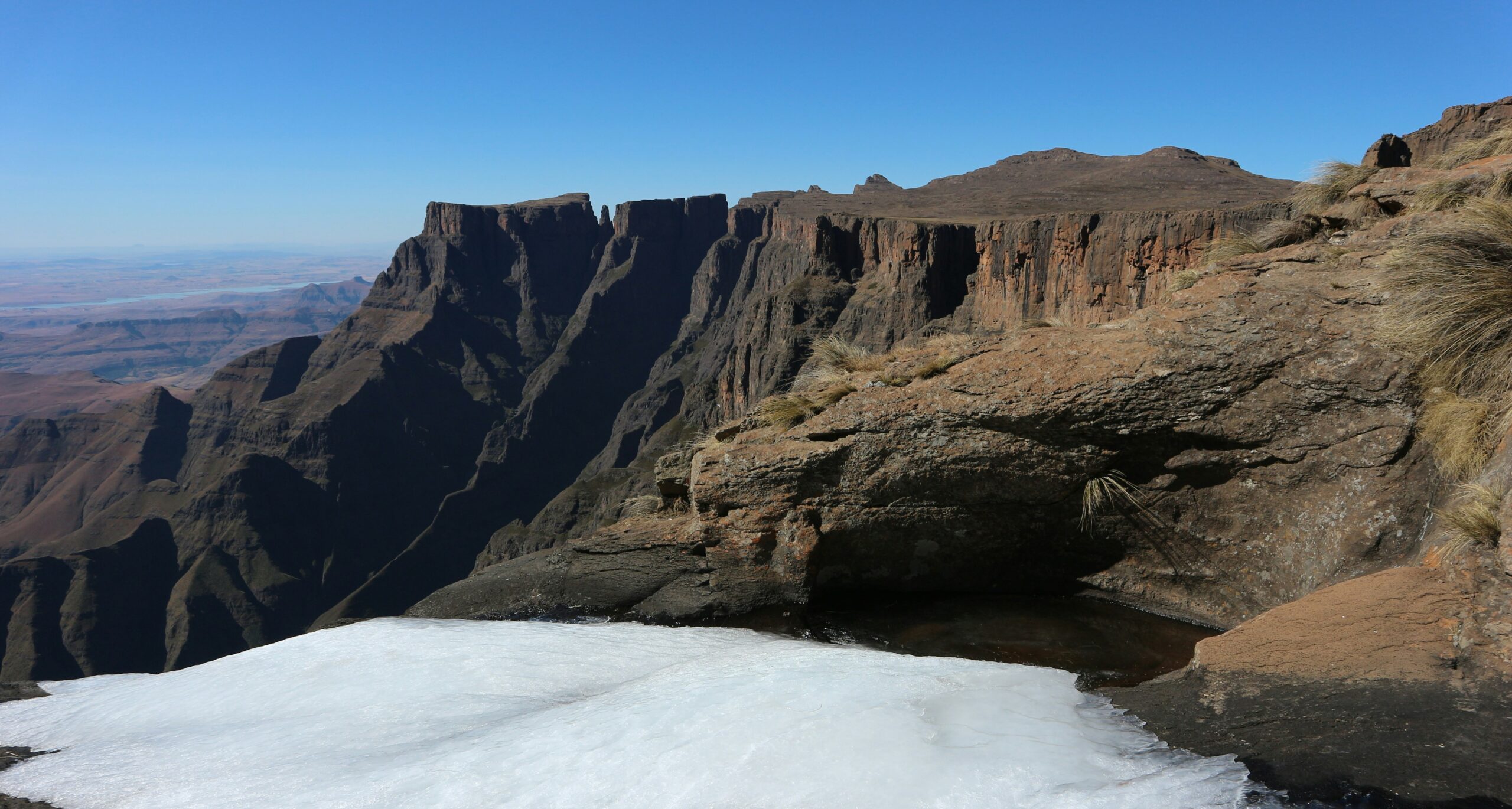 Tugela Falls dropping from the Drakensberg Amphitheatre, Royal Natal National Park